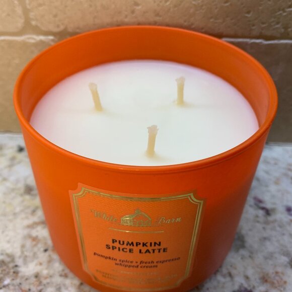 Bath & Body Works Candle Pumpkin Spice Latte 3 Wick NEW White Barn - Picture 2 of 3